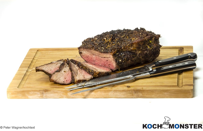 Gas-Smoked Omaha Tri Tip mit leichtem Kartoffelgratin
Foto (c) Peter Wagner/kochtext
(stark reduzierte Bildqualität) Gas-Smoked Omaha Tri Tip mit leichtem Kartoffelgratin