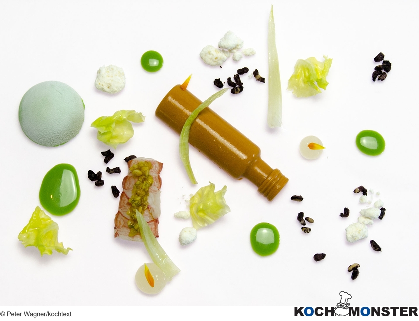 Flaschenpost – Kasiergranat mit Yuzu und Kopfsalat
Foto (c) Peter Wagner/kochtext
(stark reduzierte Bildqualität) Flaschenpost – Kasiergranat mit Yuzu und Kopfsalat