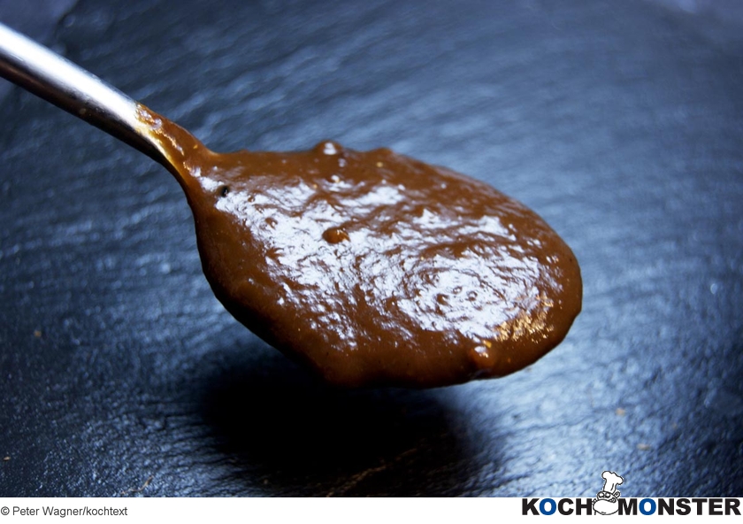 Die perfekte Pflaumen-Bohnen-Sauce
Foto (c) Peter Wagner/kochtext
(stark reduzierte Bildqualität) Die perfekte Pflaumen-Bohnen-Sauce