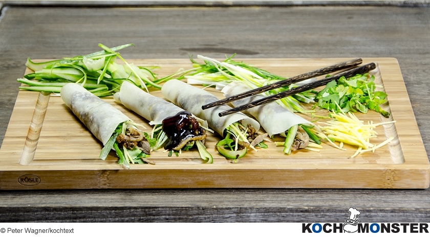 Asiatische Entenpfannkuchen
Foto (c) Peter Wagner/kochtext
(stark reduzierte Bildqualität) Asiatische Entenpfannkuchen