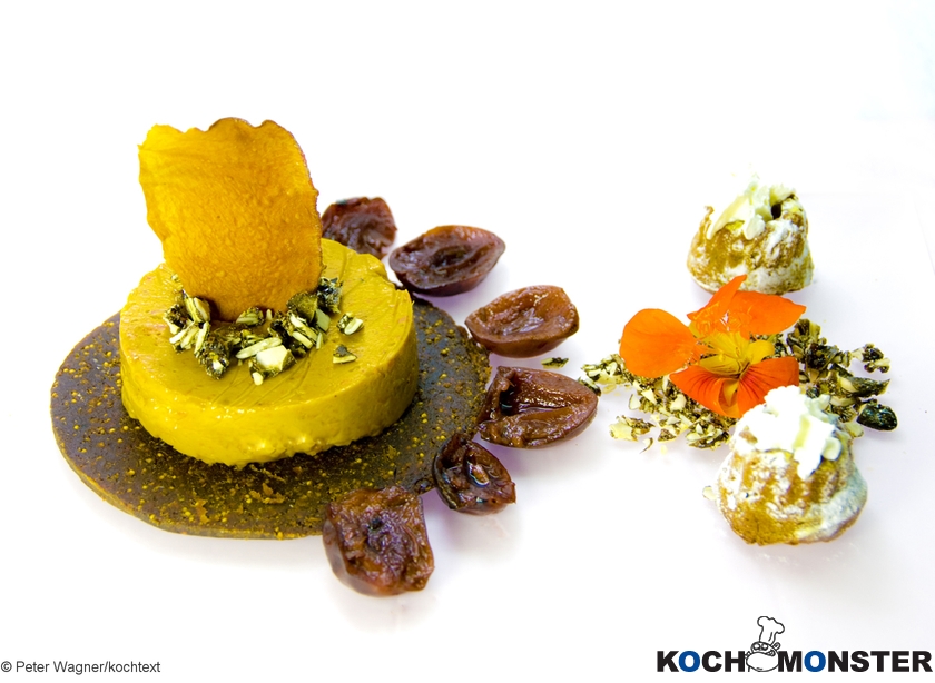 Kürbisdessert mit beschwipsten Pflaumen  