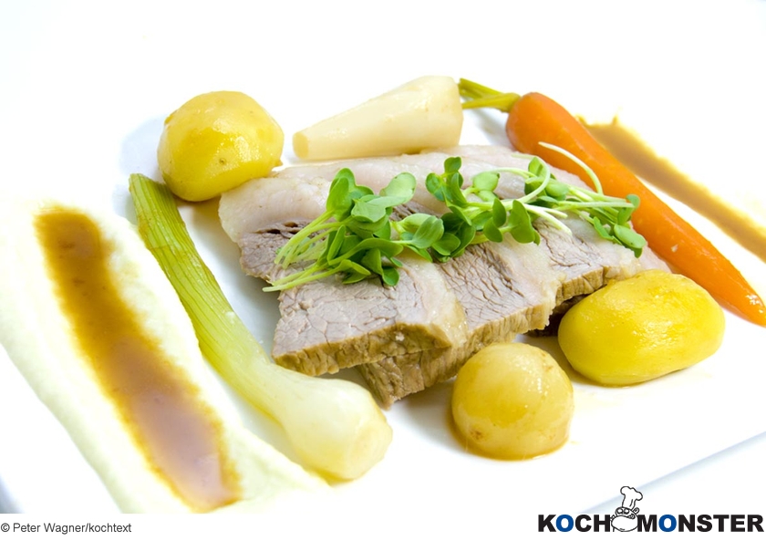 Tafelspitz vom Kalb mit Apfelkren und Bouillongemüse
Foto (c) Peter Wagner/kochtext
(stark reduzierte Bildqualität) Tafelspitz vom Kalb mit Apfelkren und Bouillongemüse