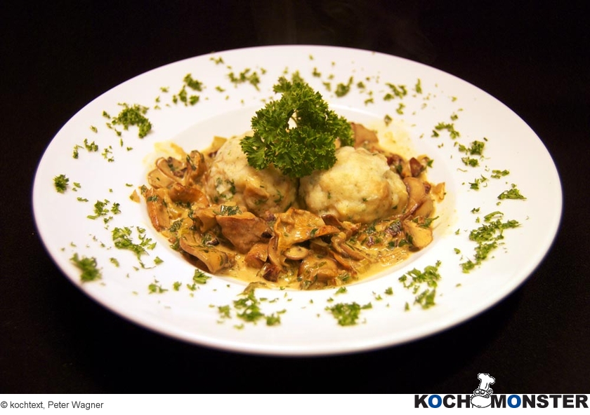 Brezenknödel mit Roog-Rahmschwammerln
Foto (c) kochtext, Peter Wagner
(stark reduzierte Bildqualität) Brezenknödel mit Roog-Rahmschwammerln