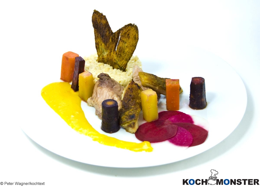 Karpfen mit Wurzeln, Sellerierisotto und Safransauce
Foto (c) Peter Wagner/kochtext
(stark reduzierte Bildqualität) Karpfen mit Wurzeln, Sellerierisotto und Safransauce