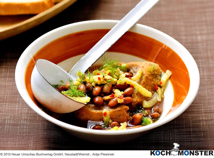 Fagioli con finocchi – Bohnensuppe mit Fenchel
Foto (c) 2010 Neuer Umschau Buchverlag GmbH, Neustadt/Weinstr., Antje Plewinski
(stark reduzierte Bildqualität) Fagioli con finocchi – Bohnensuppe mit Fenchel