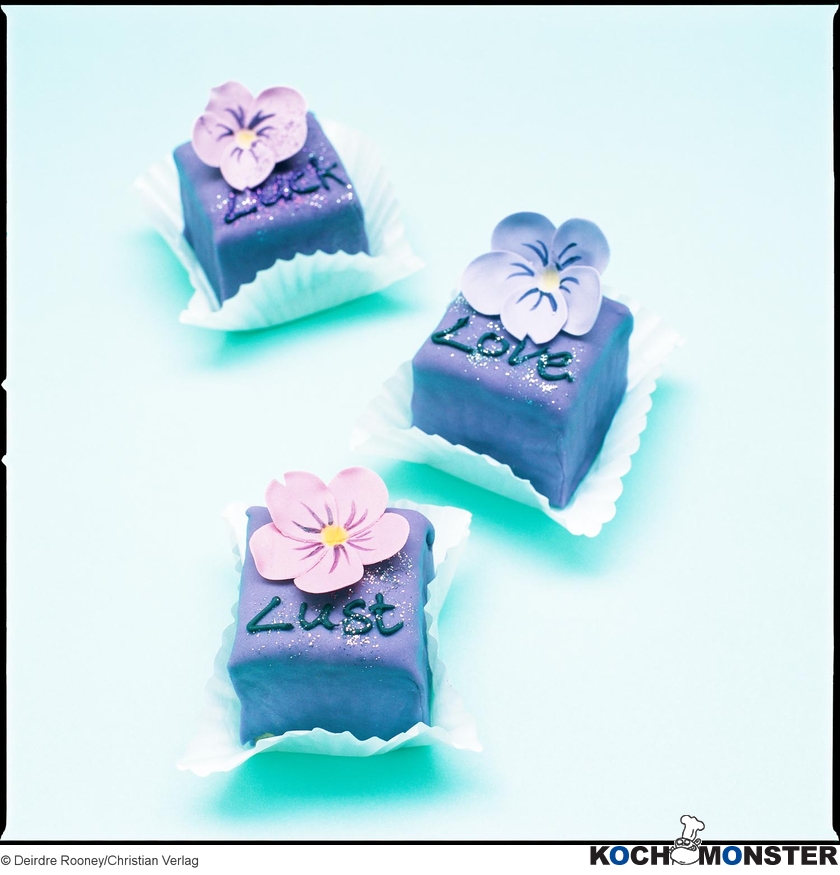Petit Fours mit Fondantglasur