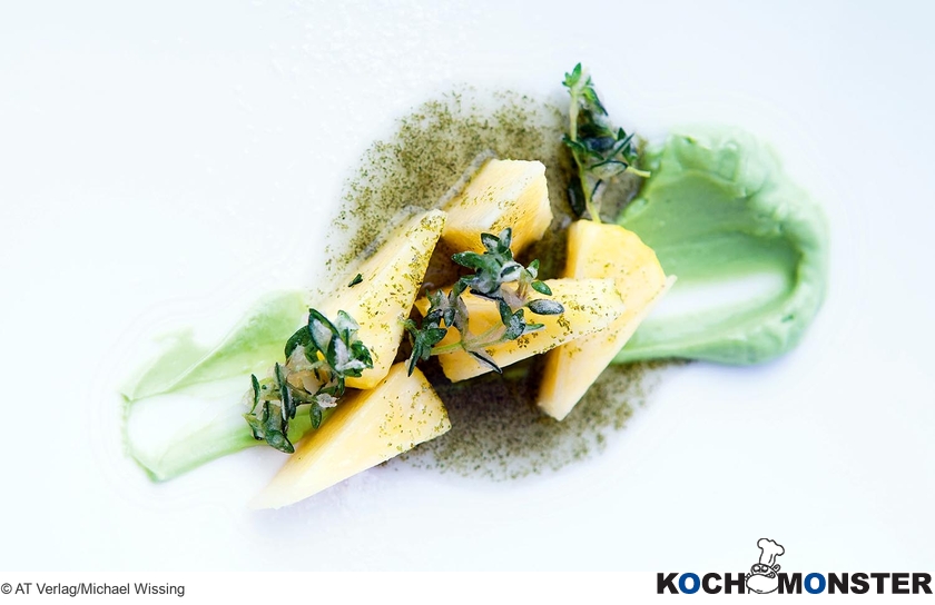Ananas mit Rosmarinjus, Avocado und Thymian-Tempura
Foto (c) AT Verlag/Michael Wissing
(stark reduzierte Bildqualität) Ananas mit Rosmarinjus, Avocado und Thymian-Tempura