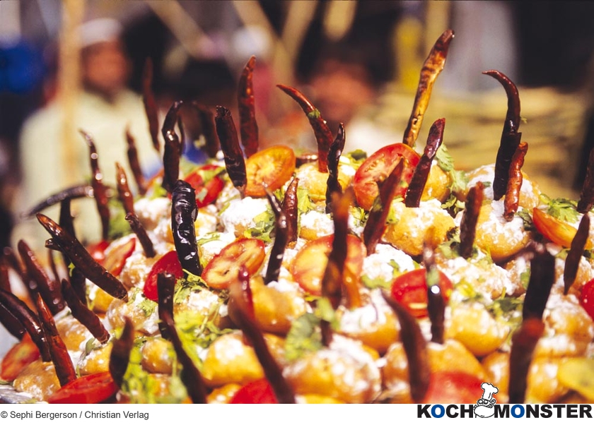 Urdbohnen-Bällchen in würzigem Joghurt
Foto (c) Sephi Bergerson / Christian Verlag
(stark reduzierte Bildqualität) Urdbohnen-Bällchen in würzigem Joghurt