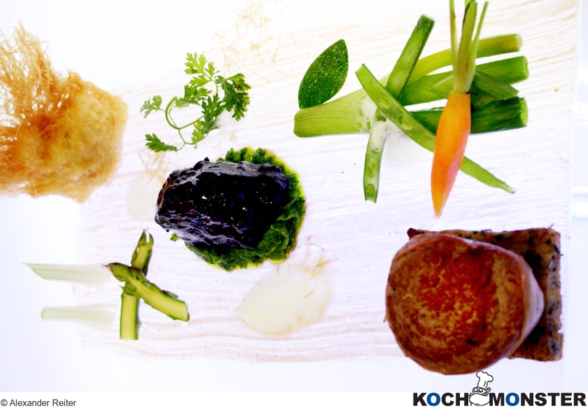Trio vom Kalb mit zweierlei Saucen Viktualienmarktgemüse und Schwarzbrotknödel