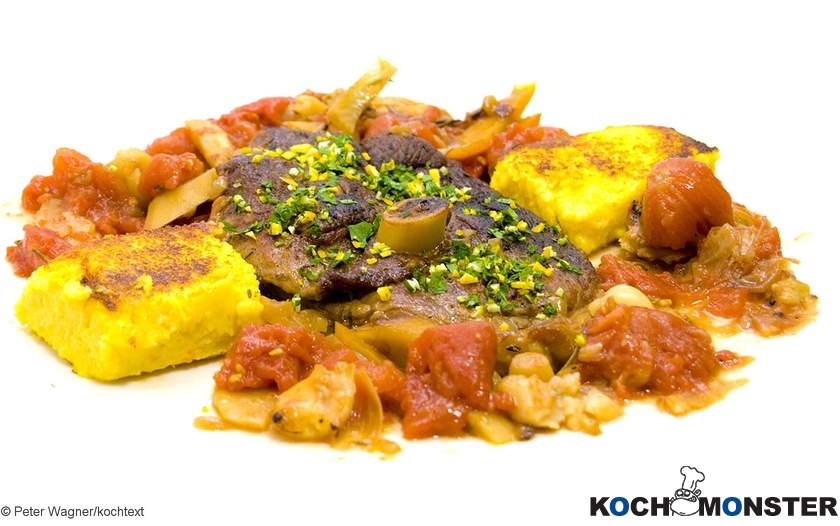 Lamm-Ossobuco mit Polentaschnitten und Schmorgemüse  