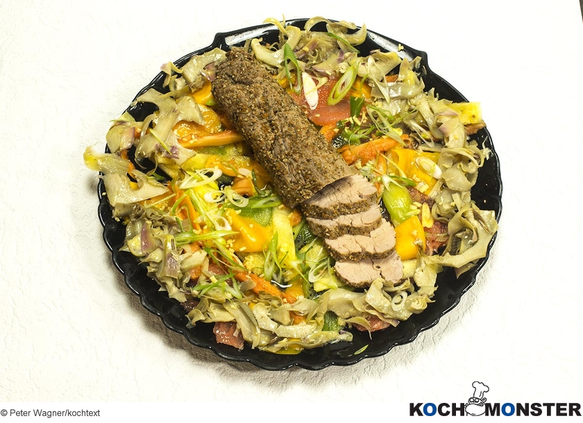 Schweinefilet mit Fett-Weg-Salat
Foto (c) Peter Wagner/kochtext
(stark reduzierte Bildqualität) Schweinefilet mit Fett-Weg-Salat