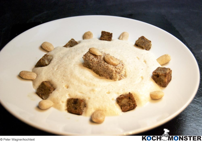 Mandelsuppe
Foto (c) Peter Wagner/kochtext
(stark reduzierte Bildqualität) Mandelsuppe