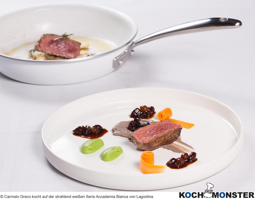 Neuseelandhirsch-Filet Rossini
Foto (c) Carmelo Greco kocht auf der strahlend weißen Serie Accademia Bianca von Lagostina
(stark reduzierte Bildqualität) Neuseelandhirsch-Filet Rossini