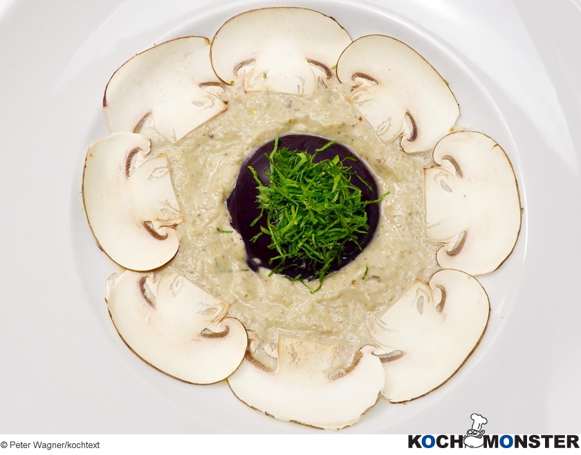 Kalte Champignoncremesuppe
Foto (c) Peter Wagner/kochtext
(stark reduzierte Bildqualität) Kalte Champignoncremesuppe