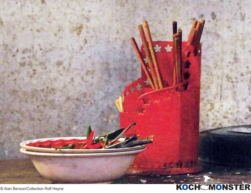 Spargel in Knoblauch aus dem Wok
Foto (c) Alan Benson/Collection Rolf Heyne
(stark reduzierte Bildqualität) Spargel in Knoblauch aus dem Wok