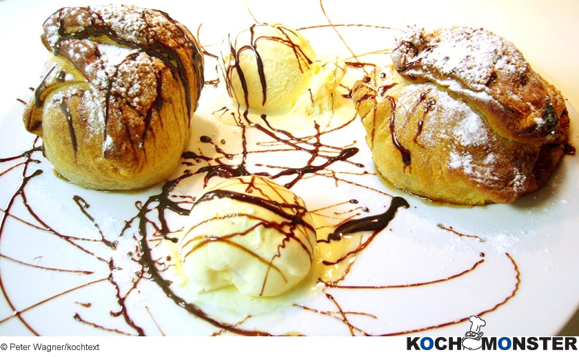 Bratapfel im Schlafrock
Foto (c) Peter Wagner/kochtext
(stark reduzierte Bildqualität) Bratapfel im Schlafrock