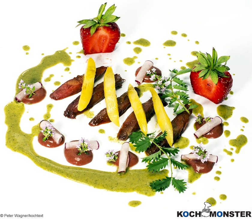 Rhabarber-Spargel-Salat mit Pimpernelle-Vinaigrette
Foto (c) Peter Wagner/kochtext
(stark reduzierte Bildqualität) Rhabarber-Spargel-Salat mit Pimpernelle-Vinaigrette