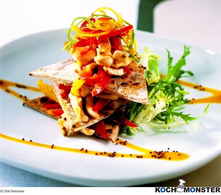 Mille Feuille von indischem Brot und Hühnersalat
Foto (c) Olaf Niemeier
(stark reduzierte Bildqualität) Mille Feuille von indischem Brot und Hühnersalat
