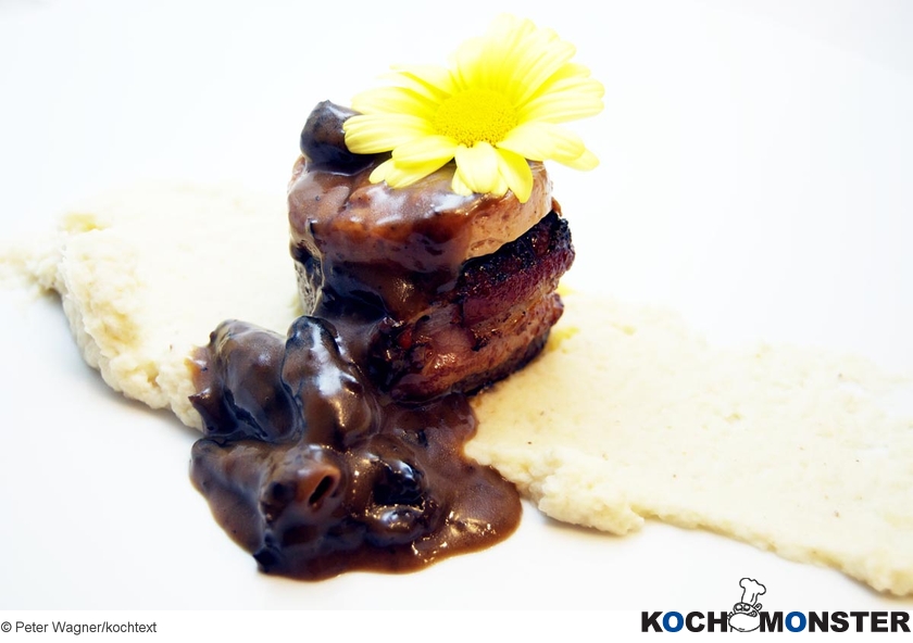 Tournedos Rossini mit Morcheln und Trüffeln
Foto (c) Peter Wagner/kochtext
(stark reduzierte Bildqualität) Tournedos Rossini mit Morcheln und Trüffeln