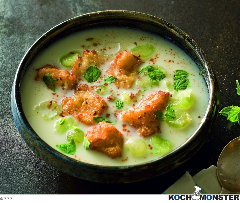 Milchsuppe mit Brotklößchen, Melone und Zimt