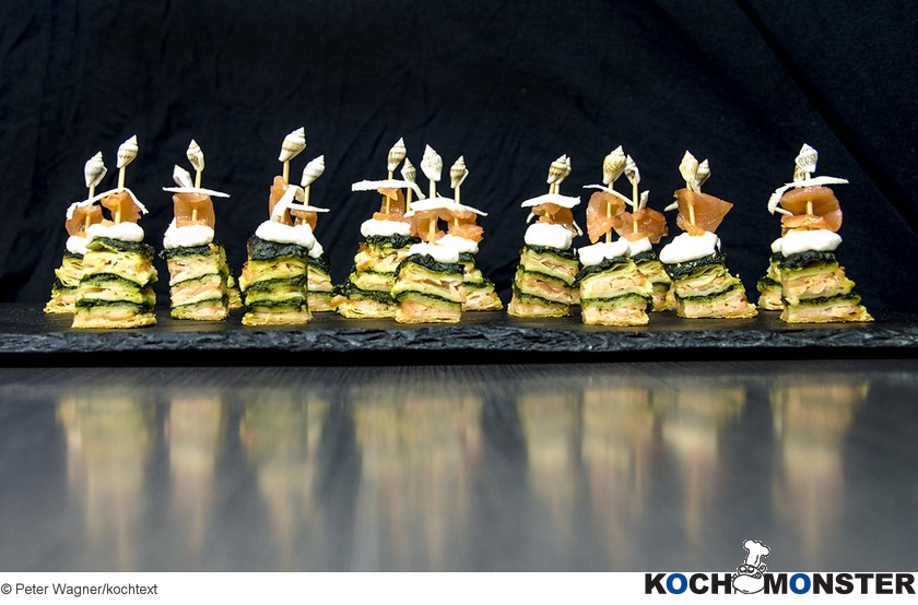 Lachs-Spinat-Häppchen
Foto (c) Peter Wagner/kochtext
(stark reduzierte Bildqualität) Lachs-Spinat-Häppchen