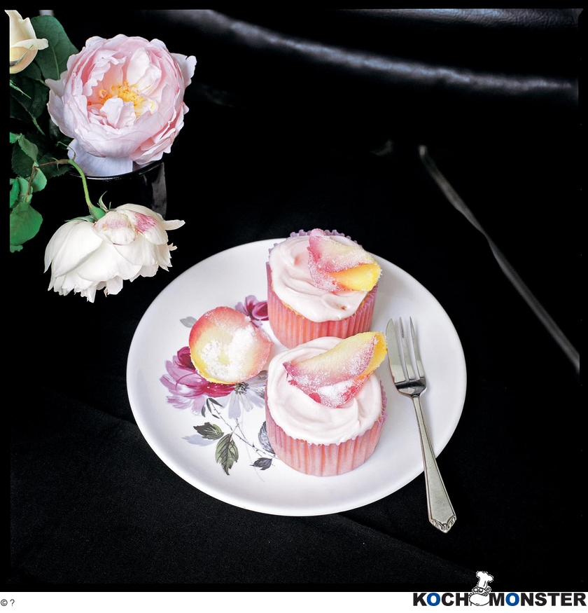 Zarte Cupcakes mit Rosencreme-Frosting
Foto (c) ?
(stark reduzierte Bildqualität) Zarte Cupcakes mit Rosencreme-Frosting