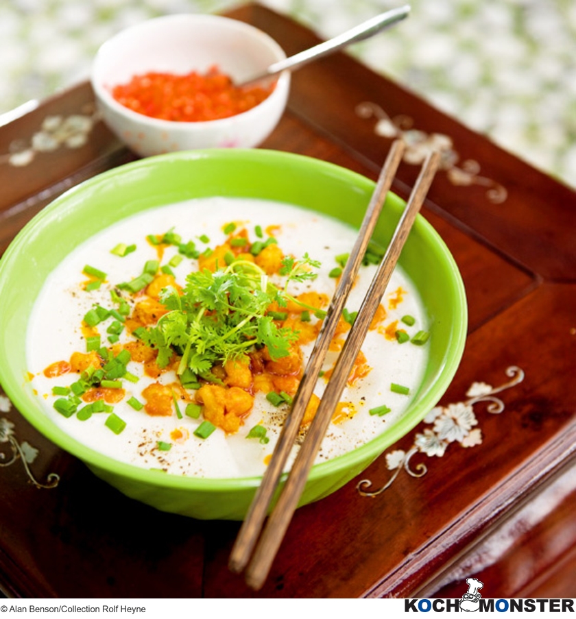 Garnelen-Nudel-Suppe mit Kokosnussmilch nach Mekon-Art (Banh Canh Tom Nuoc Dua)
Foto (c) Alan Benson/Collection Rolf Heyne
(stark reduzierte Bildqualität) Garnelen-Nudel-Suppe mit Kokosnussmilch nach Mekon-Art (Banh Canh Tom Nuoc Dua)